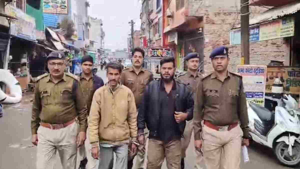 ‘पेड़ काटना पाप है, पुलिस हमारी बाप है…’, शमशाबाद में वनकर्मियों के हमलावरों का पुलिस ने निकाला जुलूस