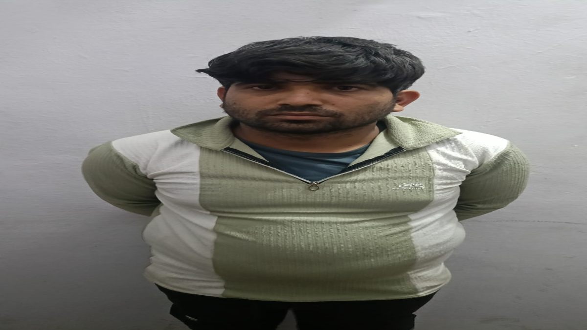 कैसे कैसे ठगीः अस्पताल में भर्ती मरीजों से ऑपरेशन के नाम पर परिजनों से ऐंठता था रुपये, शातिर ठग गिरफ्तार