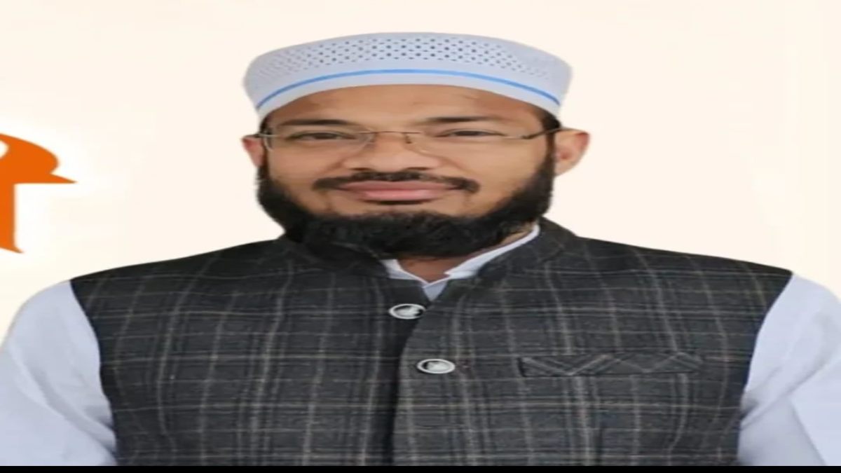 भूमाफिया निर्दलीय पार्षद शफीक हीरा पर 5 हजार इनाम घोषितः नकली आधारकार्ड तैयार कर फर्जी रजिस्ट्री कराने का मामला, FIR के बाद से फरार