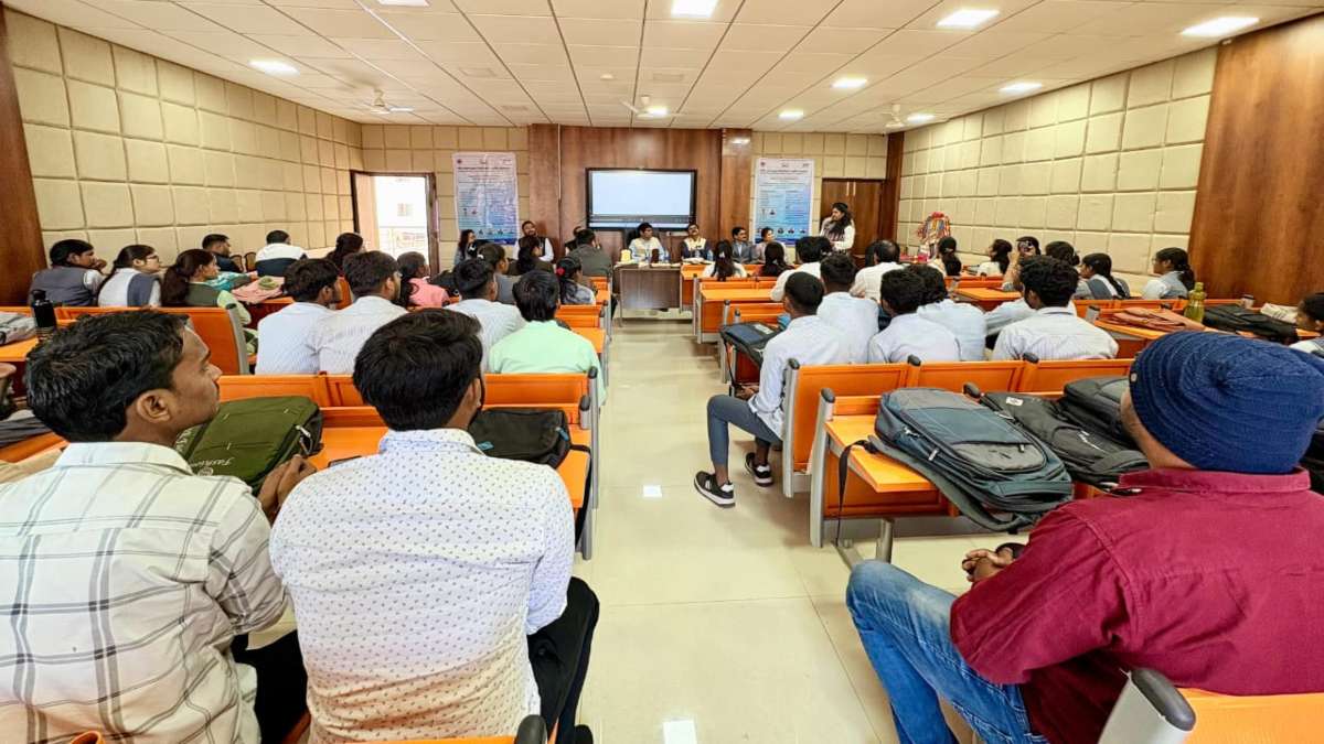 तनाव भरे दौर में राहत की पहल: प्रोफेसरों को सिखाए जा रहे स्ट्रेस मैनेजमेंट के गुर, कॉन्फ्लिक्ट हैंडलिंग व टीम बिल्डिंग पर विशेष प्रशिक्षण, PM-USHA के तहत पहल