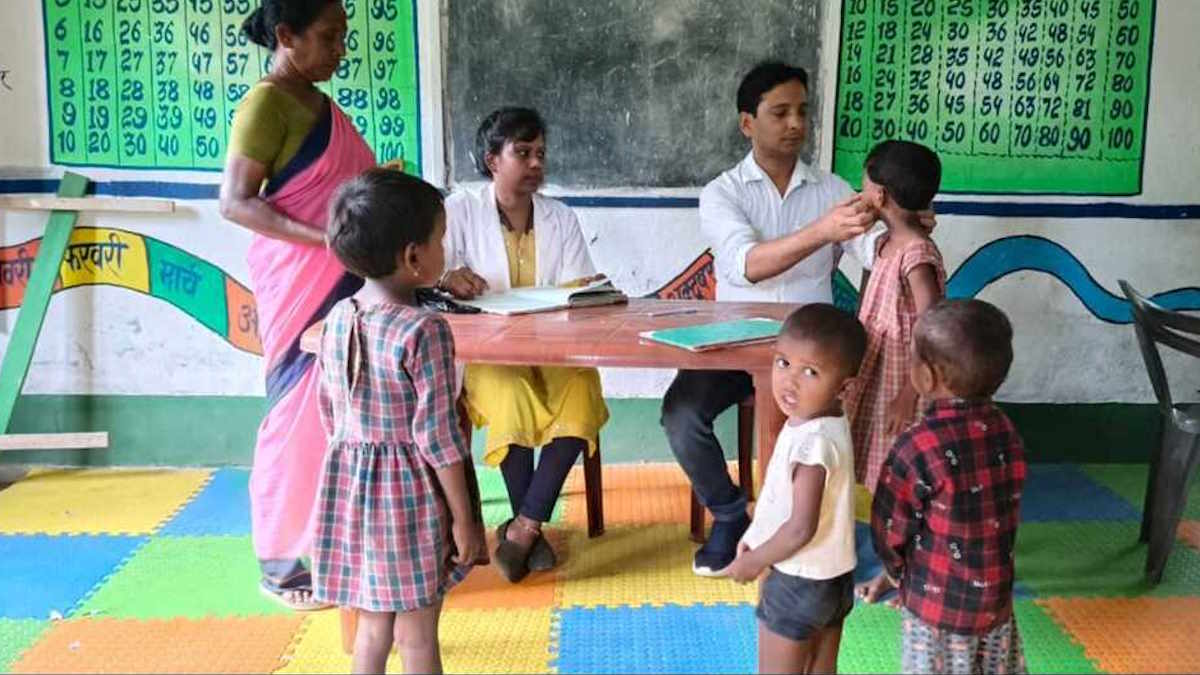 कुपोषण के खिलाफ जिला प्रशासन लड़ेगा जंग, 2 हजार आंगनबाड़ी केन्द्रों में 85 हजार बच्चों के सेहत की होगी जांच