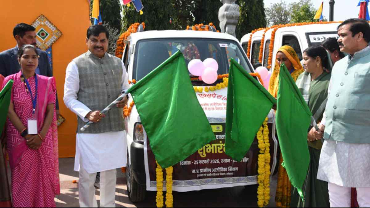 CM डॉ. मोहन ने आजीविका मार्ट का किया शुभारंभ: स्व-सहायता समूहों के आकर्षक प्रोडक्ट्स की होगी बिक्री, ज्योति को मिला आजीविका एक्सप्रेस
