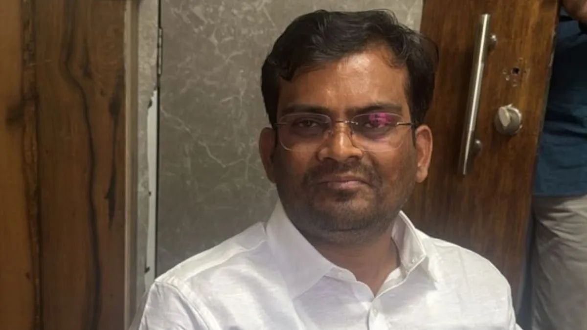 जमीन विवाद से जुड़ा मामला : गोवा पुलिस ने विधायक वीरेश बोरकर को घसीटकर दफ्तर से बाहर निकाला