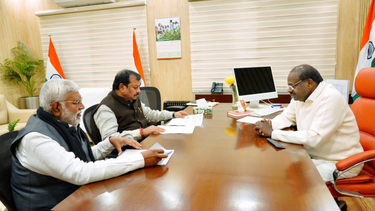 बीएसपी टाउनशिप की समस्याओं पर केंद्रीय इस्पात मंत्री से मिले पूर्व विसा अध्यक्ष प्रेमप्रकाश पाण्डेय और सांसद विजय बघेल, मिला सकारात्मक आश्वासन