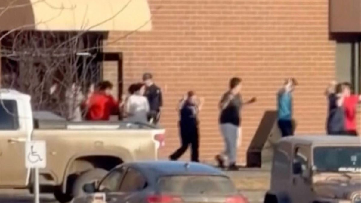 कनाडा में गोलीबारी, 9 लोग मारे गए, दर्जनों घायल