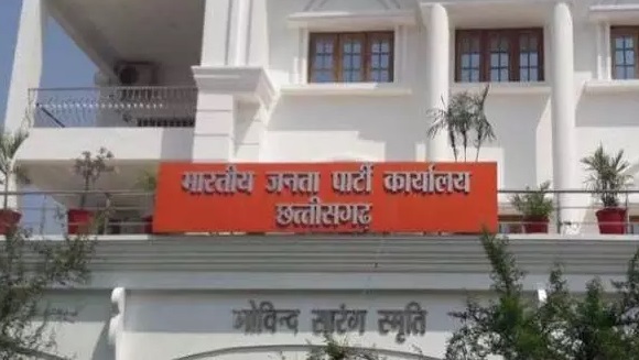 कुशाभाऊ ठाकरे परिसर में सहयोग केंद्र बना जनसमस्याओं के समाधान का मंच, आम जनता और कार्यकर्ताओं से मंत्री कर रहे सीधे संवाद, जानिए मंत्रियों का निर्धारित कार्यक्रम