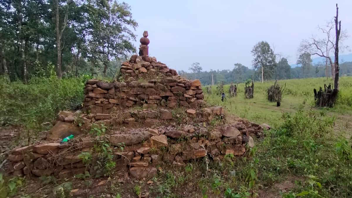 कहानी बस्तर के आखिरी गांव चांदामेटा की: जहां कभी तीन राज्यों के नक्सलियों का हेडक्वार्टर था, आज वहीं आम के पेड़ों की छांव में लौट रहा है भरोसा और सामान्य जीवन…