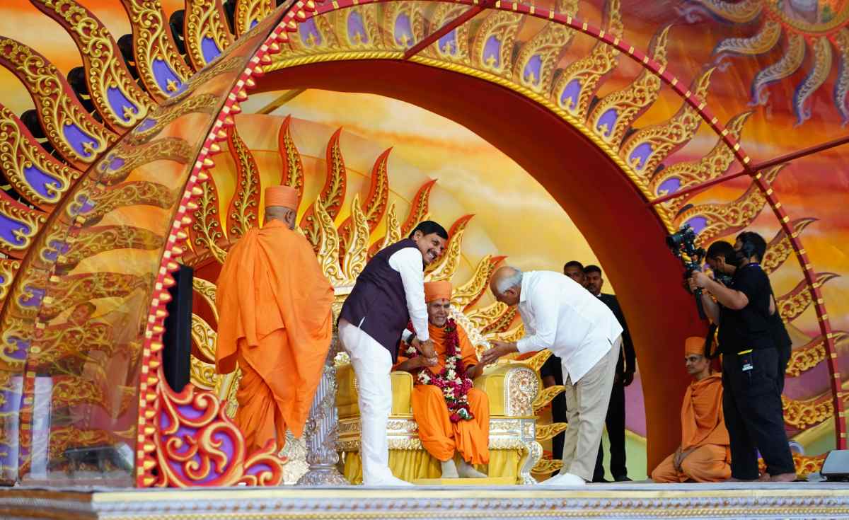 CM डॉ. मोहन वडोदरा में महंत स्वामी महाराज के 92वें जन्मजयंती महोत्सव में हुए शामिल, कहा- गुजरात की धरा ने दिया है, मानव कल्याण और सनातन का संदेश