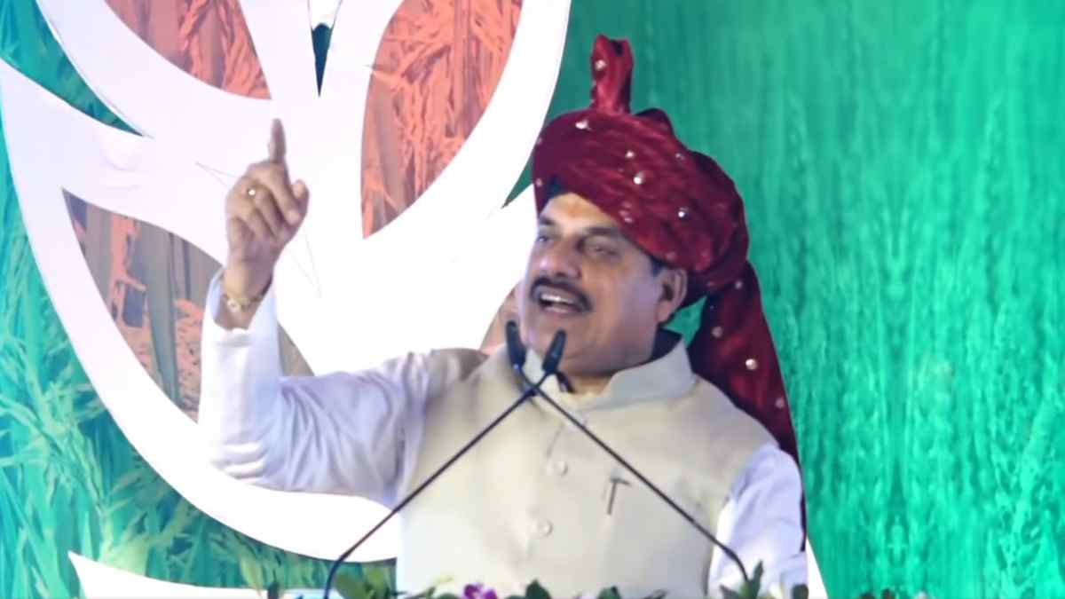 किसान सम्मेलन में पहुंचे CM डॉ. मोहन, किसानों से कहा- डेयरी का प्रोजेक्ट लगाओ, 10 लाख माफ करेंगे, ये बड़ी घोषणाएं भी की