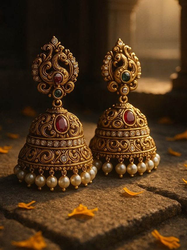महाशिवरात्रि के दिन पहनें लेटेस्ट टेम्पल डिजाइन इयररिंग्स, बढ़ेगी चेहरे की खूबसूरती
