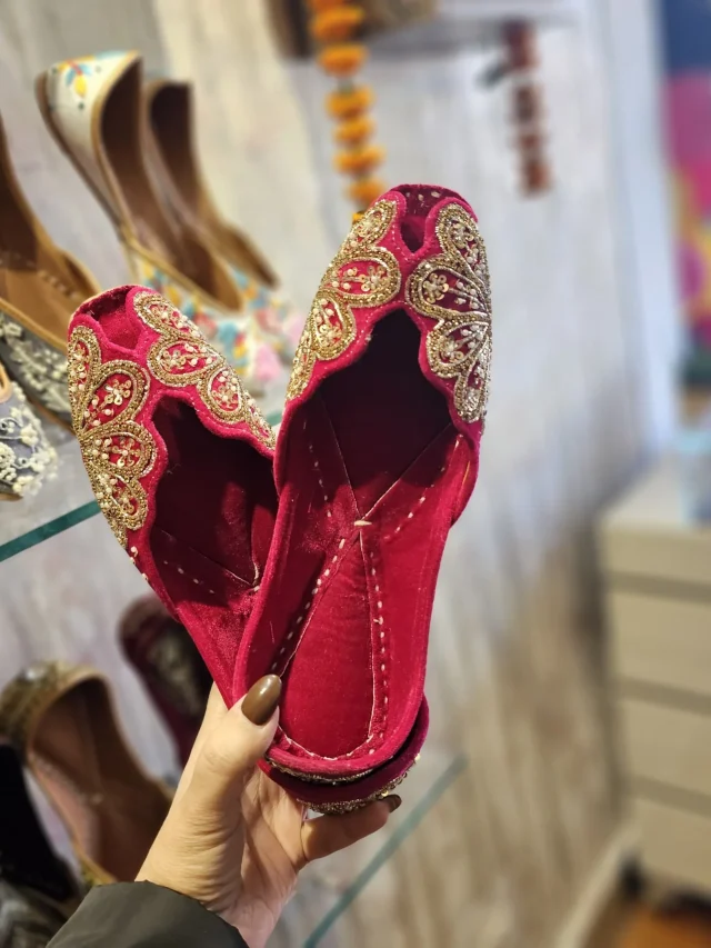 रमदान में ऑफिस लुक को बनाना है खास? ट्राई करें ये लेटेस्ट जूती डिजाइंस