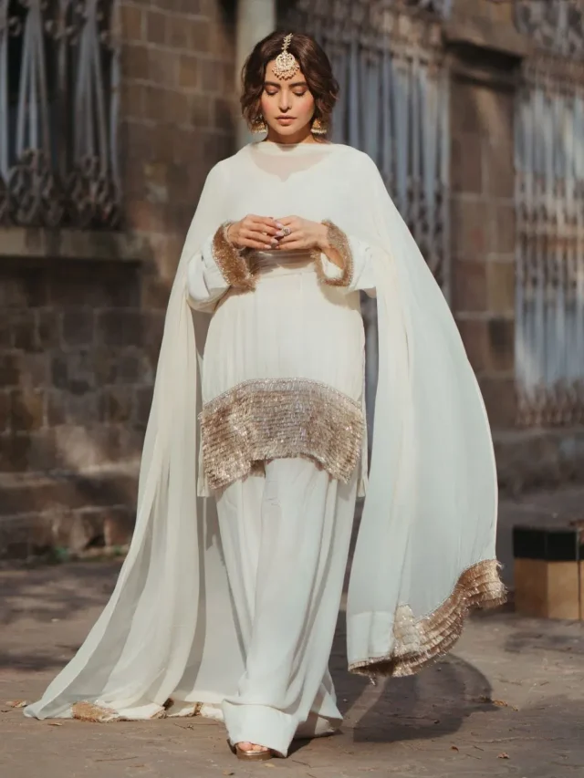 Ramadan 2026: रमजान में पहनें सफेद रंग के सूट, आमना शरीफ से लें डिजाइन के आइडिया