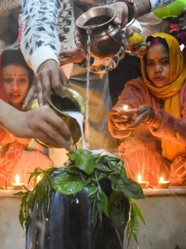 इन सभी सामग्रियों के बिना पूरा नहीं होगा शिव का रुद्राभिषेक, देख लें पूरी लिस्ट
