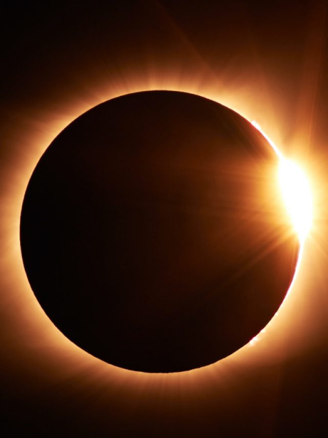 Surya Grahan 2026: आज दिखेगा रिंग ऑफ फायर, जानें क्या होता है वलयाकार सूर्य ग्रहण?
