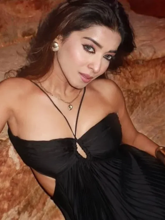 IND vs USA मैच में डांस करती दिखी तान्वी गडकरी लड़की कौन हैं?