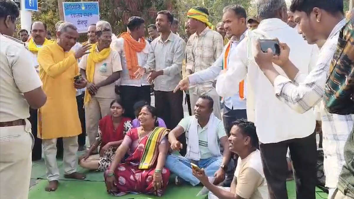 आदिवासी आश्रम में छात्र की मौत से आक्रोशित समाज ने किया नेशनल हाइवे पर चक्काजाम, अधीक्षक पर कार्रवाई के साथ कर रहे मुआवजे की मांग…