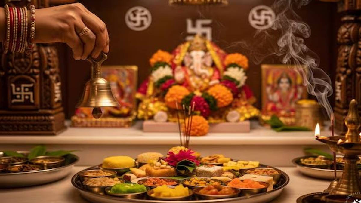 विधि-विधान: भगवान को भोग लगाते समय कितनी बार बजानी चाहिए घंटी, क्या कहते हैं शास्त्र…