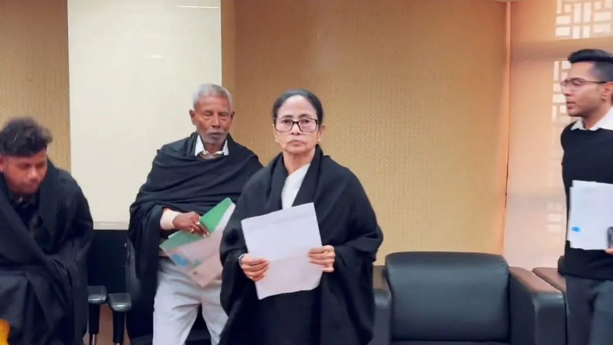 ‘बीजेपी का IT सेल बन चुका है चुनाव आयोग …’, SIR पर सीईसी से मुलाकात के बाद बोलीं ममता बनर्जी