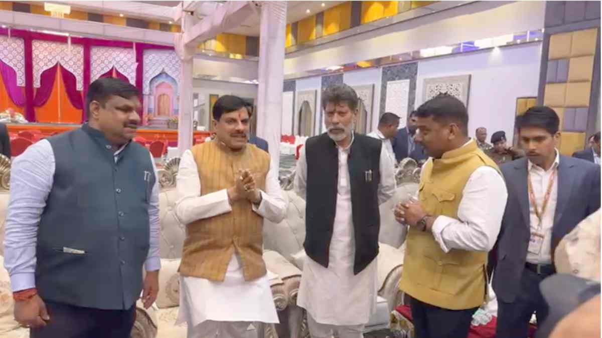 एमपी के सीएम मोहन यादव निजी दौरे पर रायपुर पहुंचे, शादी समारोह में हुए शामिल