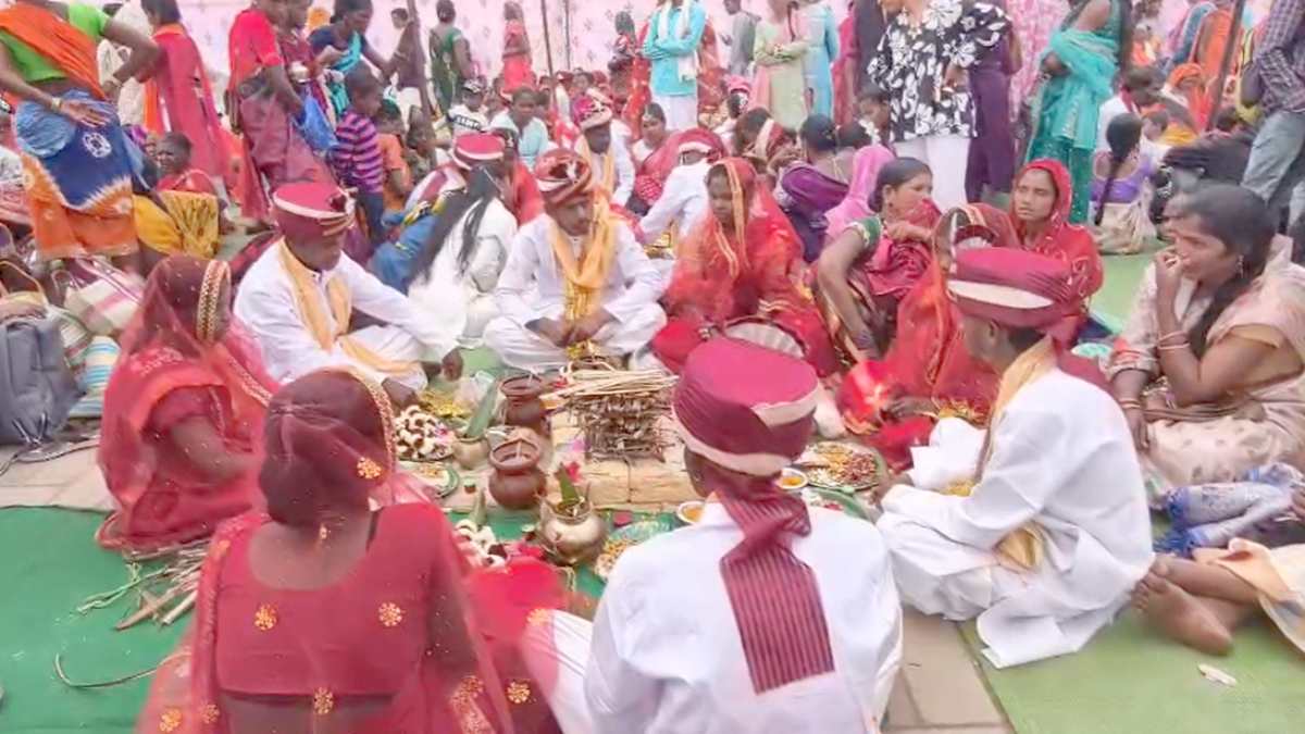 मुख्यमंत्री कन्या विवाह योजना : बस्तर में 280 जोड़ों का हुआ सामूहिक विवाह, आर्थिक रूप से कमजोर परिवारों को मिला संबल