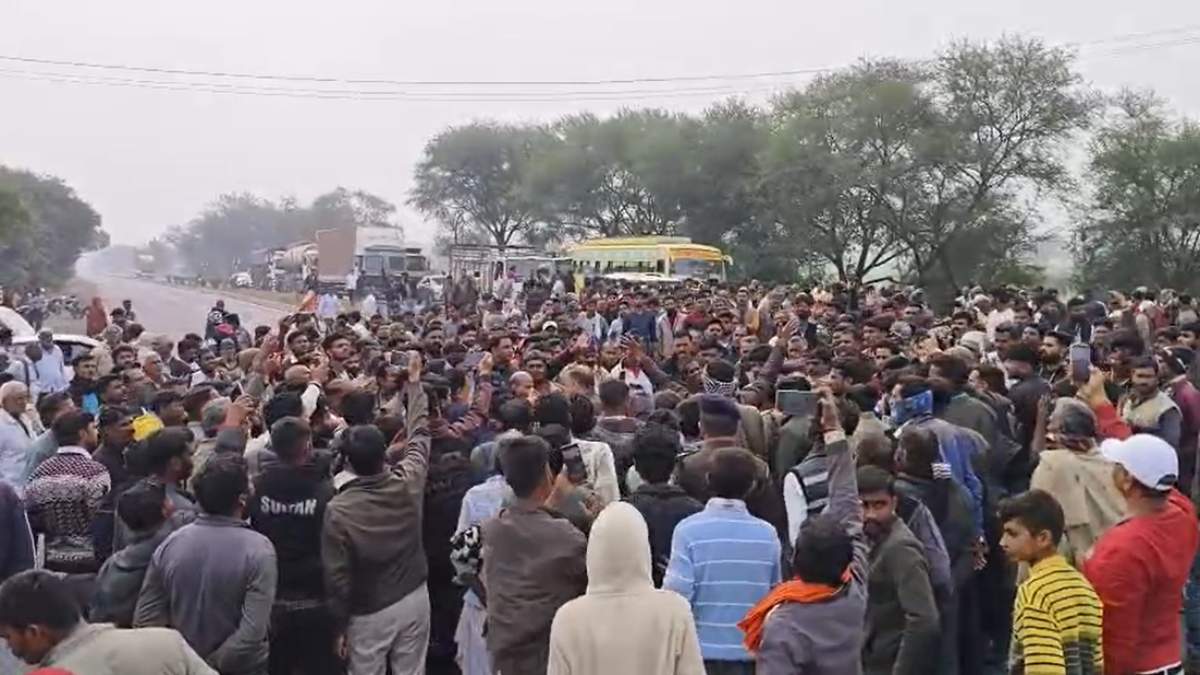 MP में आफत की बारिशः नीमच में अफीम किसानों ने हाइवे पर लगाया जाम, राजगढ़ में भी चक्काजाम, मंदसौर में नुकसान का जायजा लेने खेतों में पहुंचे अधिकारी