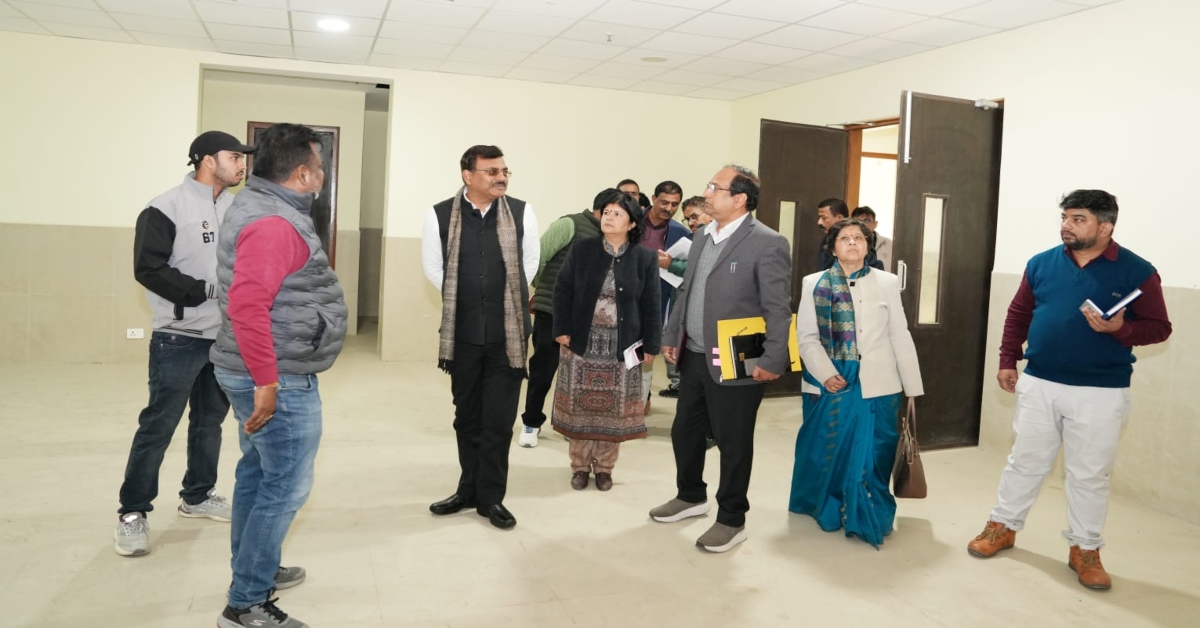 मुख्य सचिव ने कैंसर चिकित्सालय का किया निरीक्षण, कहा- एक ही छत के नीचे मिलेगी हर स्वास्थ्य सुविधा