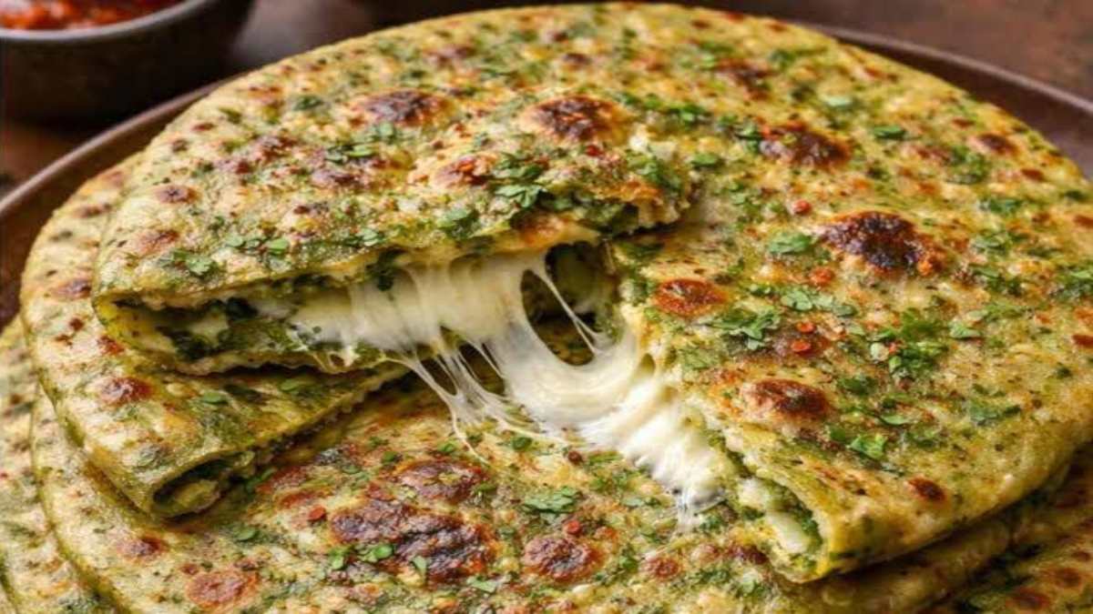 Palak Cheese Paratha Recipe : नाश्ते में बनाएं पालक चीज पराठा, सबको आएगा खूब पसंद …