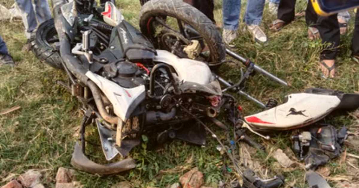 सड़क पर जिंदगी का सफर खत्मः रोडवेज बस की ठोकर से 2 भाइयों को मारी ठोकर, दोनों के खून से सन गई सड़क