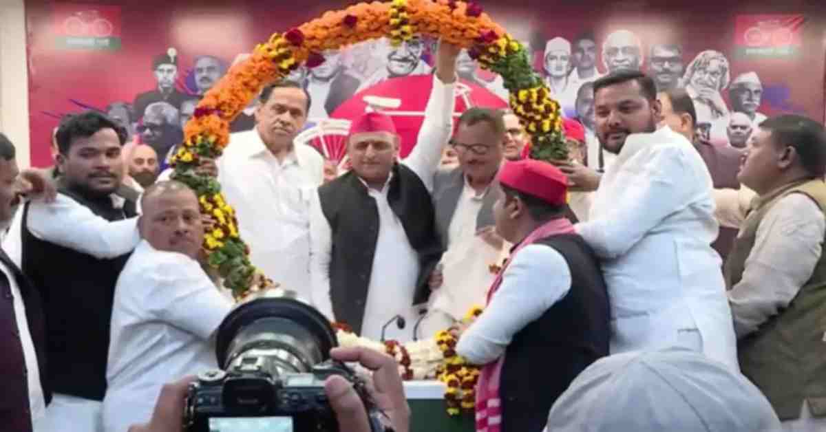 यूपी की राजनीति में बड़ा फेरबदल, BSP के कद्दावर नेता नसीमुद्दीन सिद्दीकी सपा में शामिल, अखिलेश ने दिलाई सदस्यता