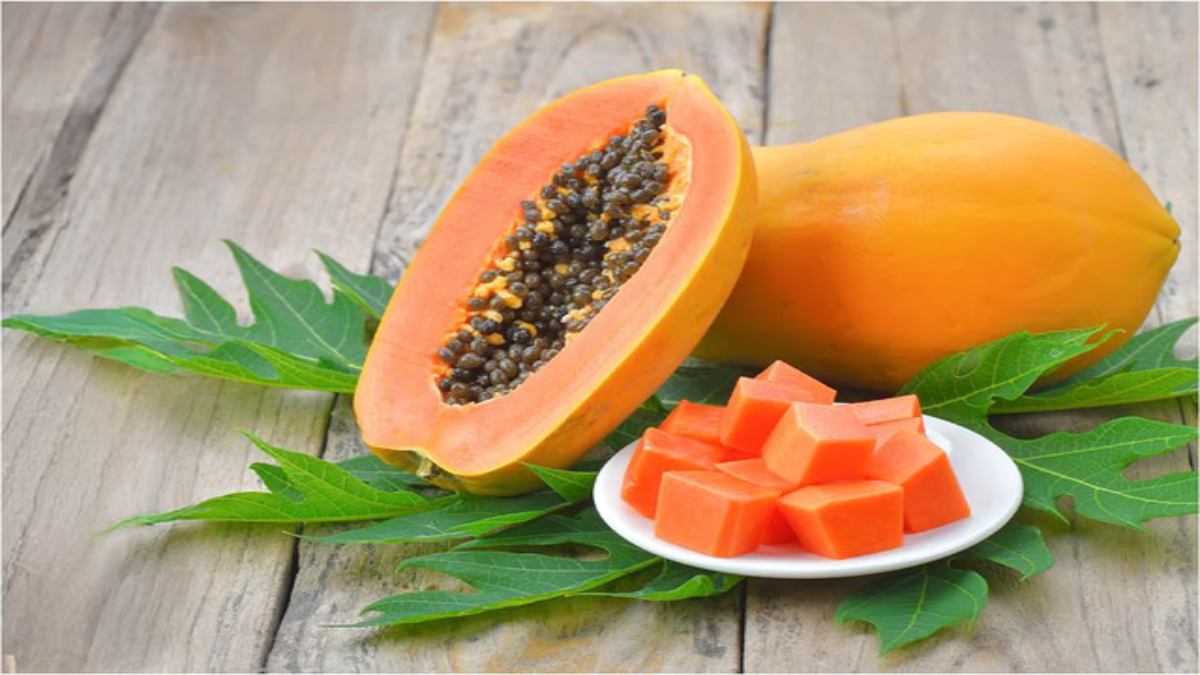 बेहद गुणकारी फल है पपीता, आयुर्वेद में इसे माना जाता है अमृतफल …