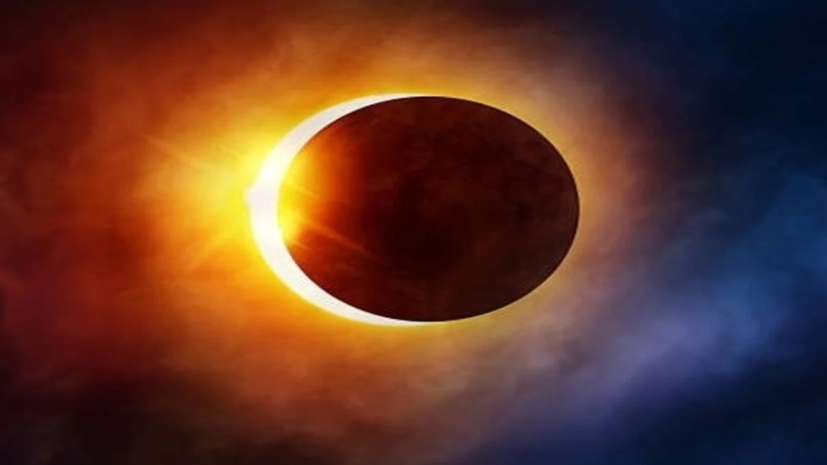 Solar Eclipse 2026 : कल फाल्गुनी अमावस्या पर लगेगा सूर्य ग्रहण, इन जगहों पर देगा दिखाई, जानिए सूतक का समय …