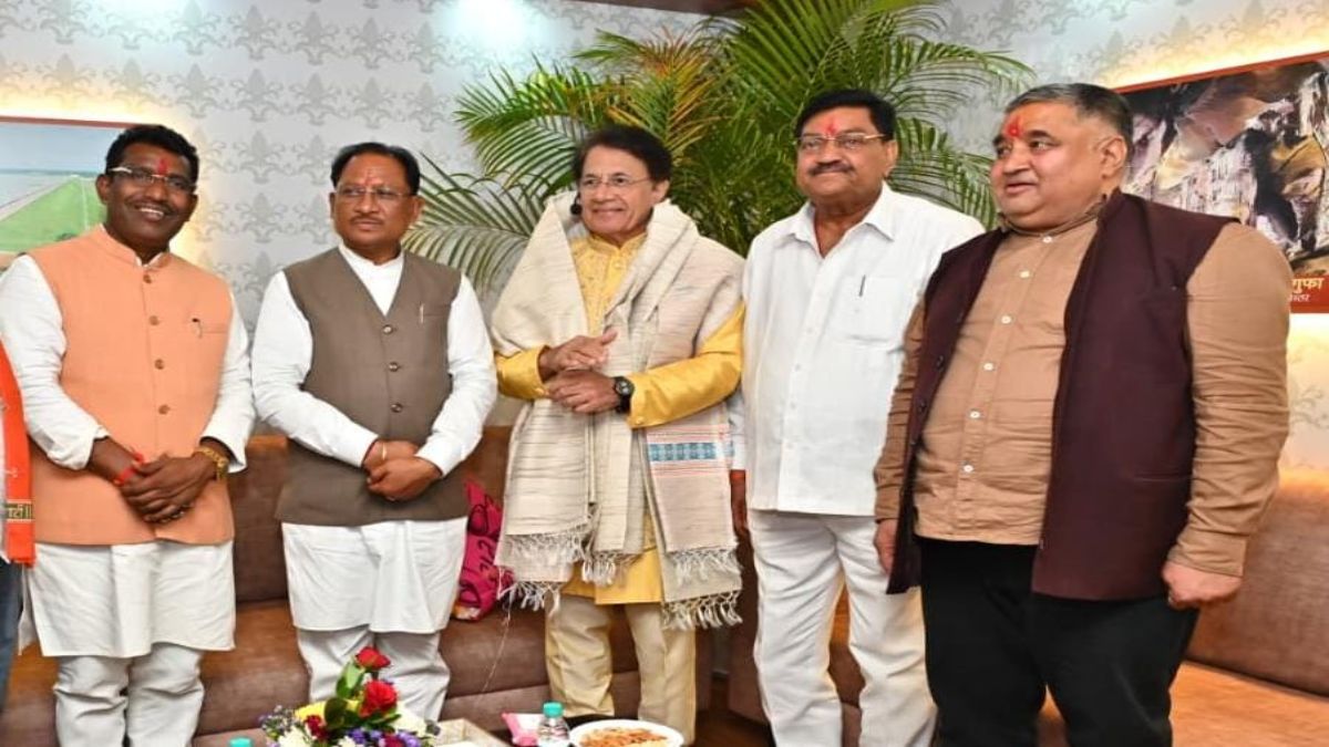 राजिम कुंभ कल्प 2026 : प्रख्यात कलाकार अरुण गोविल ने दी “सुनो श्री राम कहानी” की भावपूर्ण प्रस्तुति, मुख्यमंत्री साय से की आत्मीय भेंट