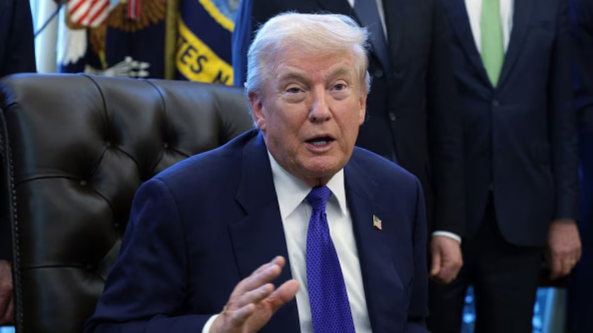 जेफरी एपस्टीन से किसी भी तरह के संबंध नहीं- बोले ट्रंप, बिल क्लिंटन पर तंज कसते हुए कहा कि ‘क्लिंटन और कई अन्य डेमोक्रेट इसमें खींचे गए हैं’