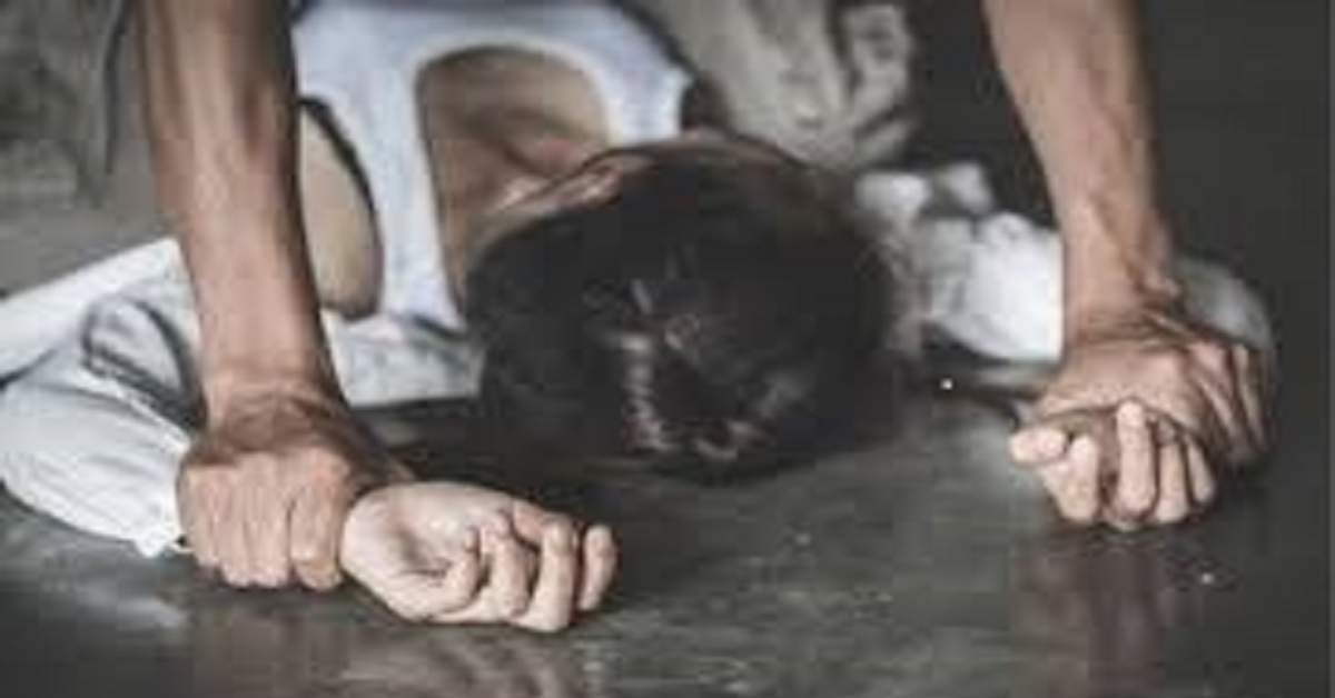 सहेली, साजिश और डर्टी खेलः 10वीं की छात्रा को किसी बहाने से अपने घर ले गई उसकी दोस्त, भाई से कराया रेप, VIDEO बनाकर…