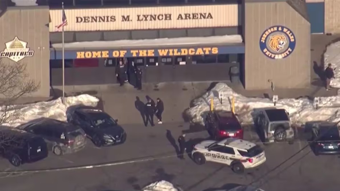 US में रोड आइलैंड में हॉकी मैच के दौरान अंधाधुंध फायरिंग, तीन लोगों की मौत