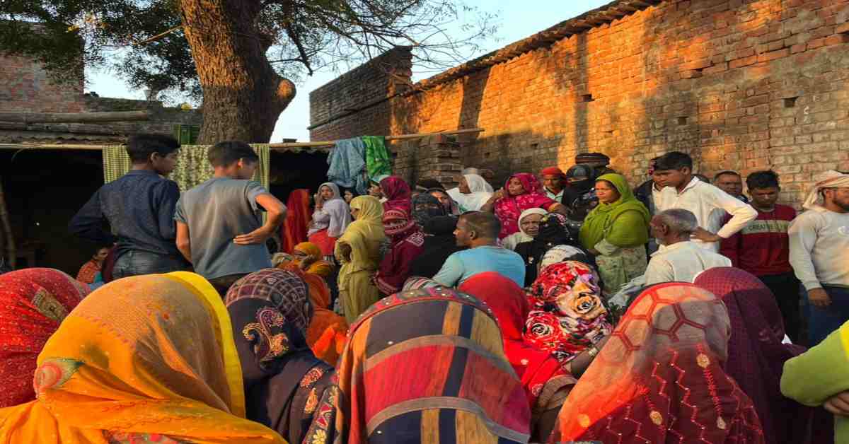 दर्दनाक हादसा: छज्जा गिरने से मजदूर की मौत, 3 मजदूर अस्पातल में एडमिट