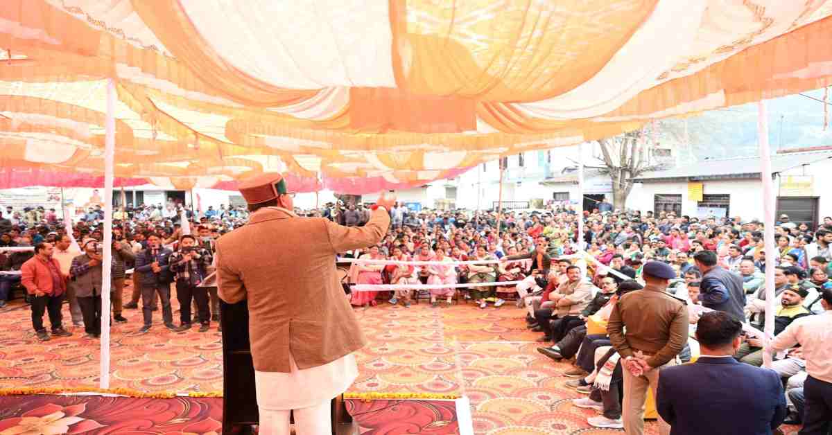‘योजनाएं कागजों तक सीमित न रहें…’, CM धामी का बड़ा बयान, कहा- संवाद की खुली व्यवस्था ने जनता के विश्वास को सुदृढ़ किया
