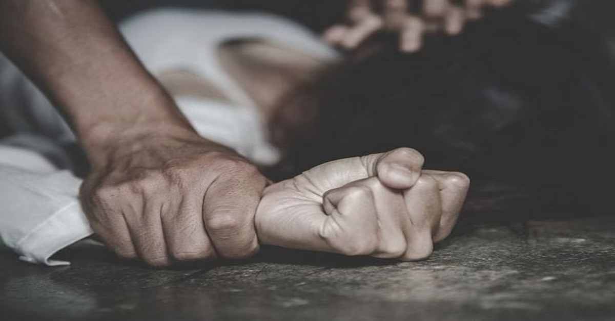 शिक्षक नहीं शैतान है ये..!  टीचर ने 9वीं की छात्रा के साथ कई बार रेप, प्रेग्नेंट होने पर कराया गर्भपात, जानिए फिर कैसे खुली दरिंदे की पोल