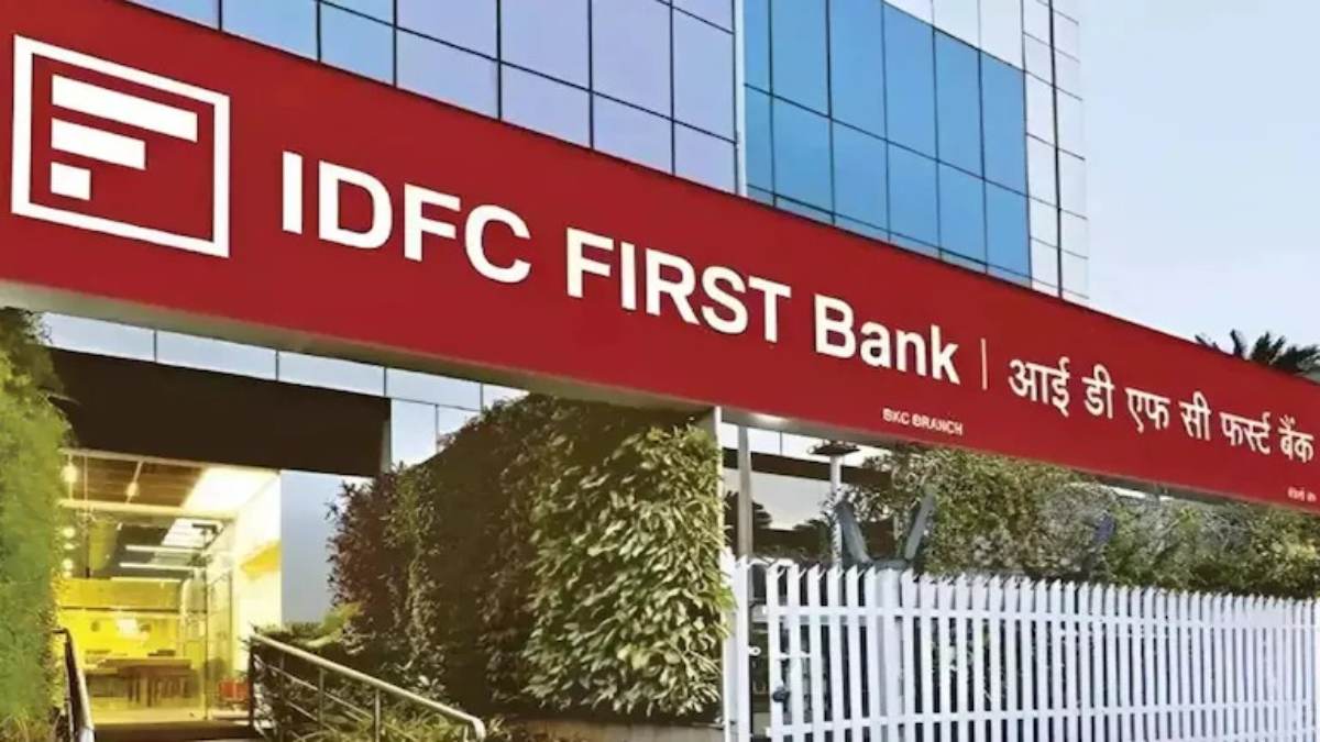 IDFC First Bank Share : भारी बिकवाली के बाद हल्की रिकवरी, जानिए किस एक्शन से हिल गया बैंकिंग सिस्टम …