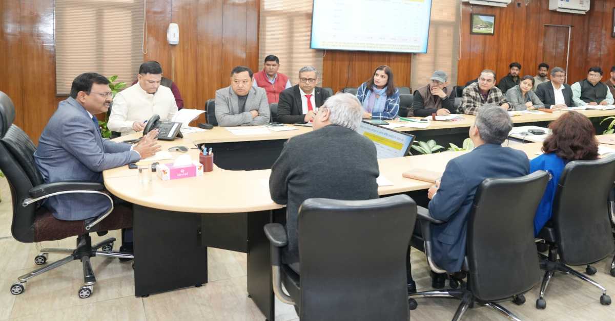 ‘योजनाओं के क्रियान्वयन में गैप न रहे…’, मुख्य सचिव ने अफसरों को दिए कड़े निर्देश, कहा- कल्याणकारी योजनाओं की प्रगति में तेजी लाएं
