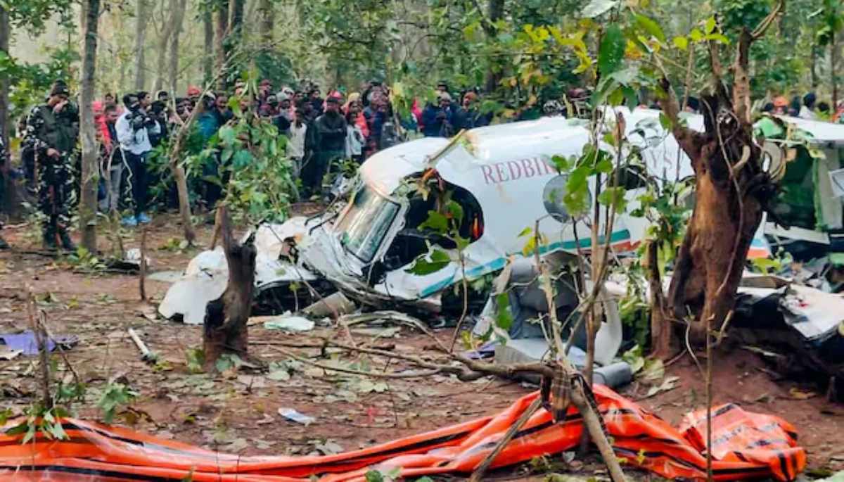 Ranchi-Delhi एयर एंबुलेंस से पहले दो और विमानों ने भरी थी उड़ान, फिर ऐसा क्या हुआ कि अकेले कैसे फंस गई प्लेन?