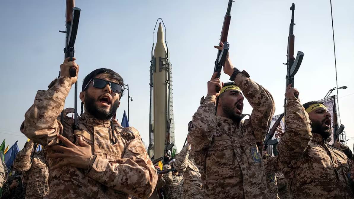 ईरान में अली खामेनेई के घर के पास MEK के 100 लड़ाके मारे गए, IRGC और मुजाहिद्दीन-ए-खल्क में भीषण जंग