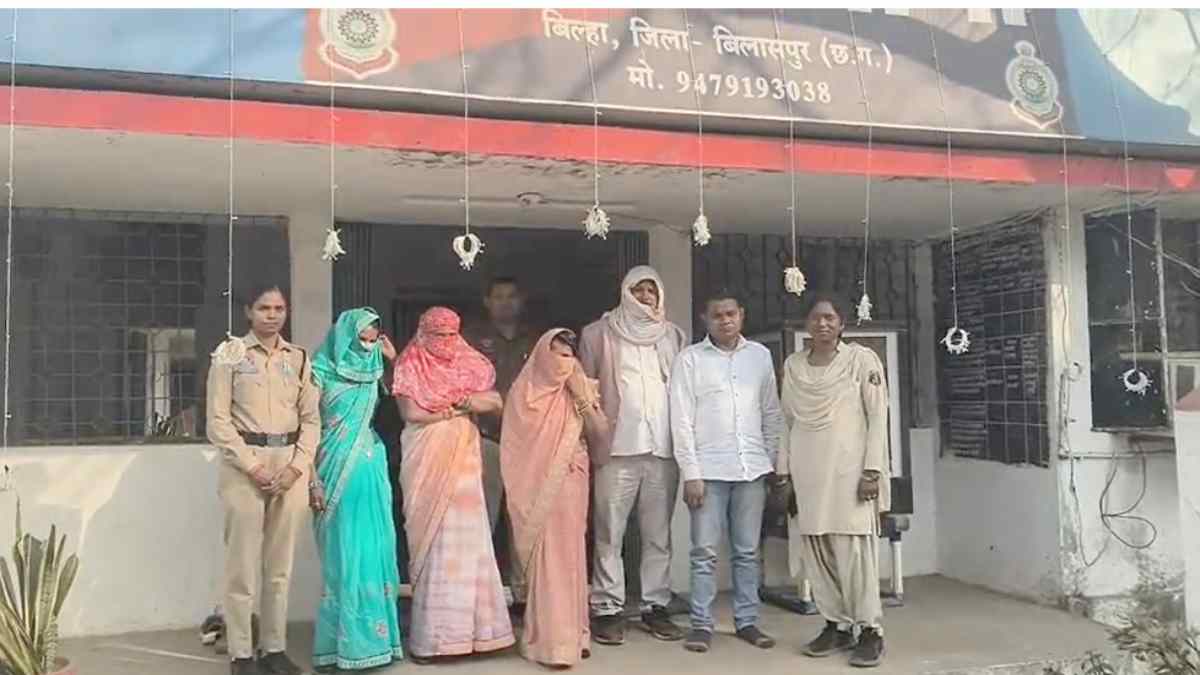 पैसों की बारिश का वीडियो बनाकर ठगी : 2.50 लाख को 2.50 करोड़ बनाने का दिया झांसा, फिर कैश लेकर भागने लगा, तांत्रिक समेत 5 आरोपी गिरफ्तार