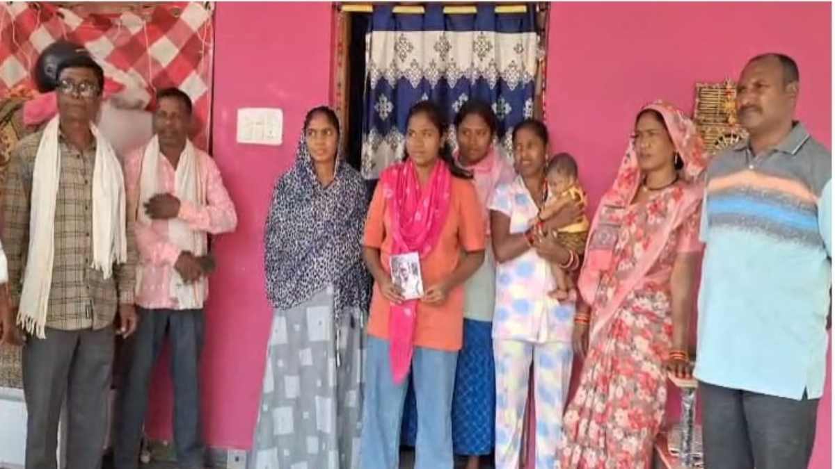 CG News : छुट्टी पर घर लौट रहा ITBP का जवान लापता, गोरखपुर में मिला सामान, परिजनों का रो-रो कर बुरा हाल