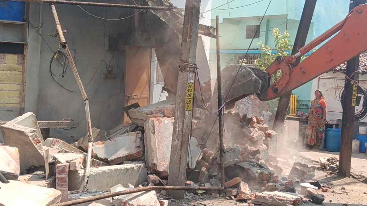 CG News : भगवान भोलेनाथ की बारात में युवक की हत्या, आरोपी के होटल पर चला बुलडोजर