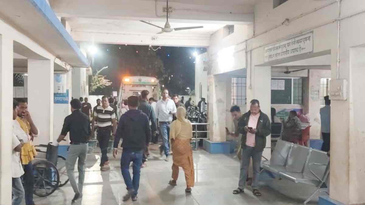 CG News : खाई में गिरी तेज रफ्तार पिकअप, चार ग्रामीणों की मौत, 20 घायल, सगाई से लौटते वक्त हुआ हादसा