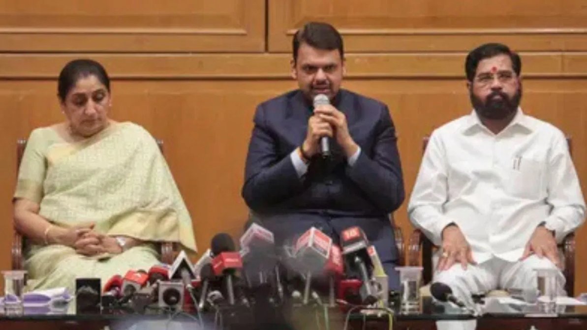 मुख्यमंत्री देवेंद्र फडणवीस ने अजित पवार के विमान हादसे की जांच CBI से कराने की मांग की, गृह मंत्री अमित शाह से किया अनुरोध