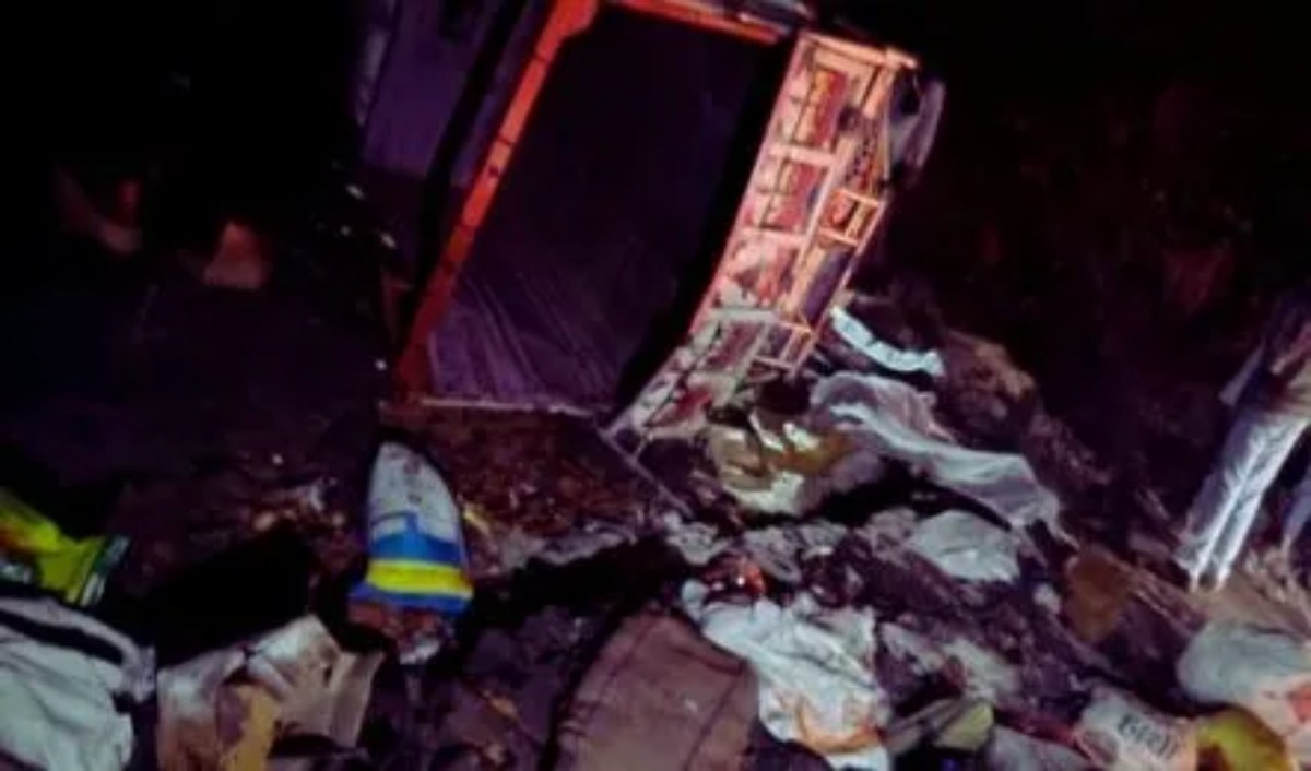 अमरावती में दर्दनाक हादसे में मजदूरों से भरी पिकअप वैन 50 फीट गहरी खाई में गिरी, 5 की मौके पर मौत, कई घायल