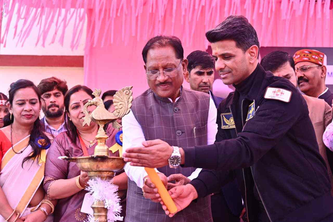 छत्तीसगढ़ में खुला पहला अंतरिक्ष केंद्र : सभी जिलों में खुलेंगे अंतरिक्ष संगवारी केंद्र, CM साय ने की घोषणा, ग्रुप कैप्टन शुभांशु बोले – हर बच्चे का अंतरिक्ष यात्रा का सपना होगा पूरा