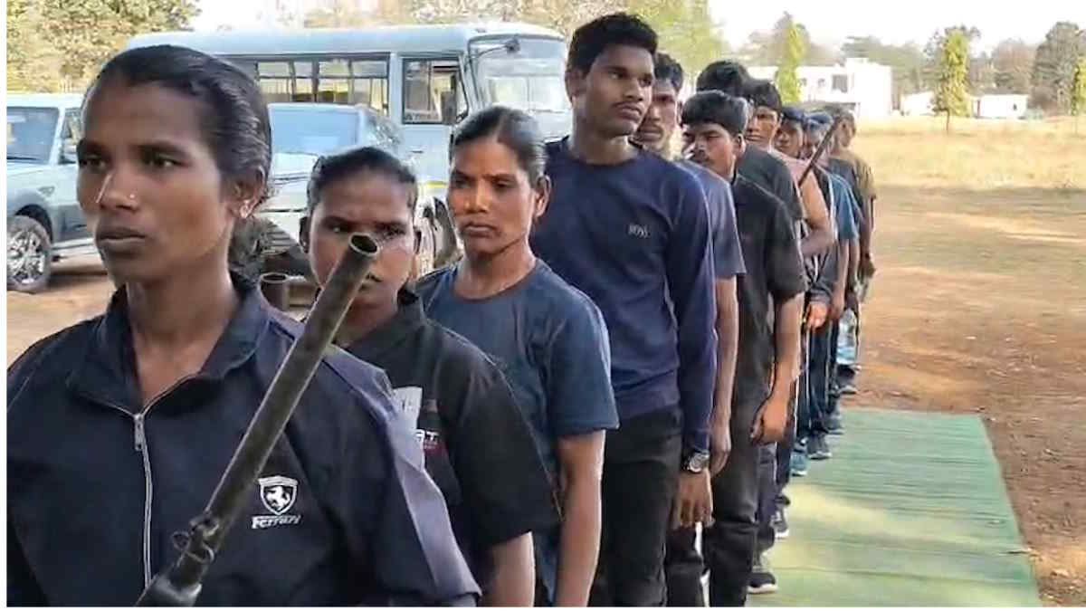 खात्मे की ओर माओवाद: 21 नक्सलियों ने हिंसा का रास्ता छोड़ किया आत्मसमर्पण, सिर पर था 76 लाख रुपए का ईनाम…